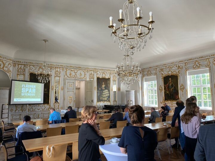 Austausch- und Netzwerktreffen „Alter Hof sucht neue Liebe – Flächensparen im Kontext der Umnutzung ehemaliger landwirtschaftlicher Anwesen“. Foto: Regierung von Schwaben