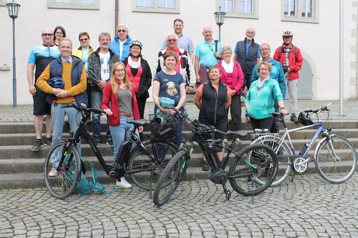 Die Radgruppe traf sich am Morgen des 23.06.2024 in Fladungen, um gemeinsam aufzubrechen. Foto: Georg Stock / Streutalallianz e.V. 