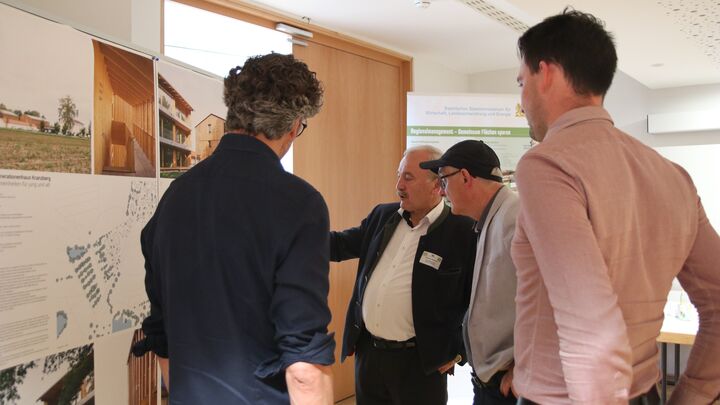 Marktstand Kranzberg. Foto: Regierung von Oberbayern.